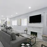 Center Miami Designer Home 3 Bedroom Sleeps 9