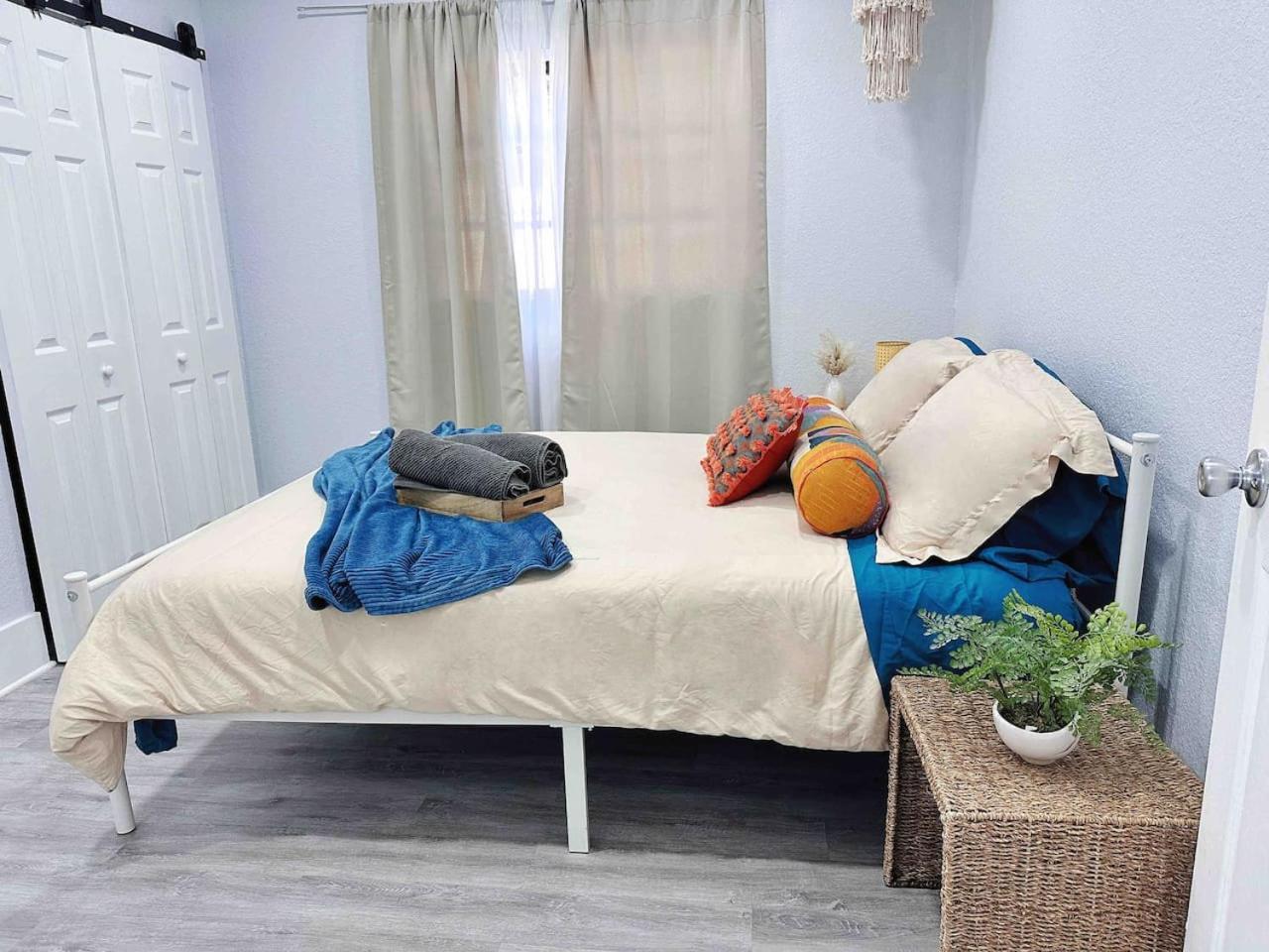 Center Designer 3 Bedroom Sleeps 9 * Miami